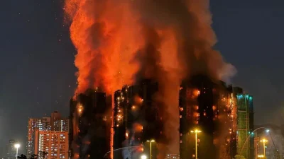 Hong Kong’daki Yangında Can Kaybı Artmaya Devam Ediyor