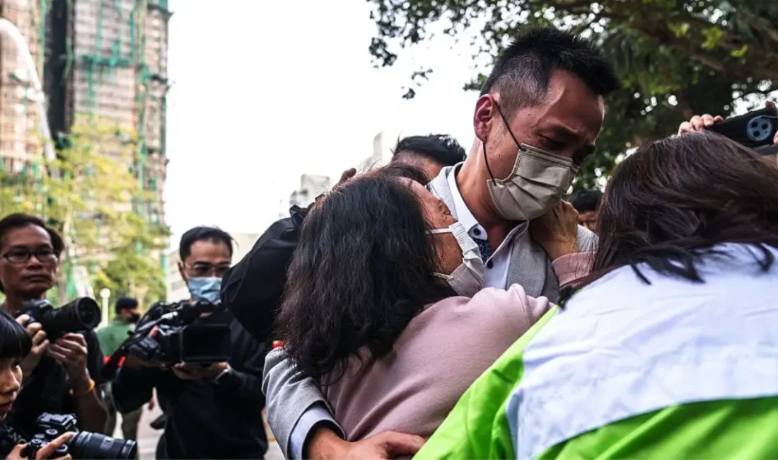 Hong Kong'daki yangın mağdurlarını