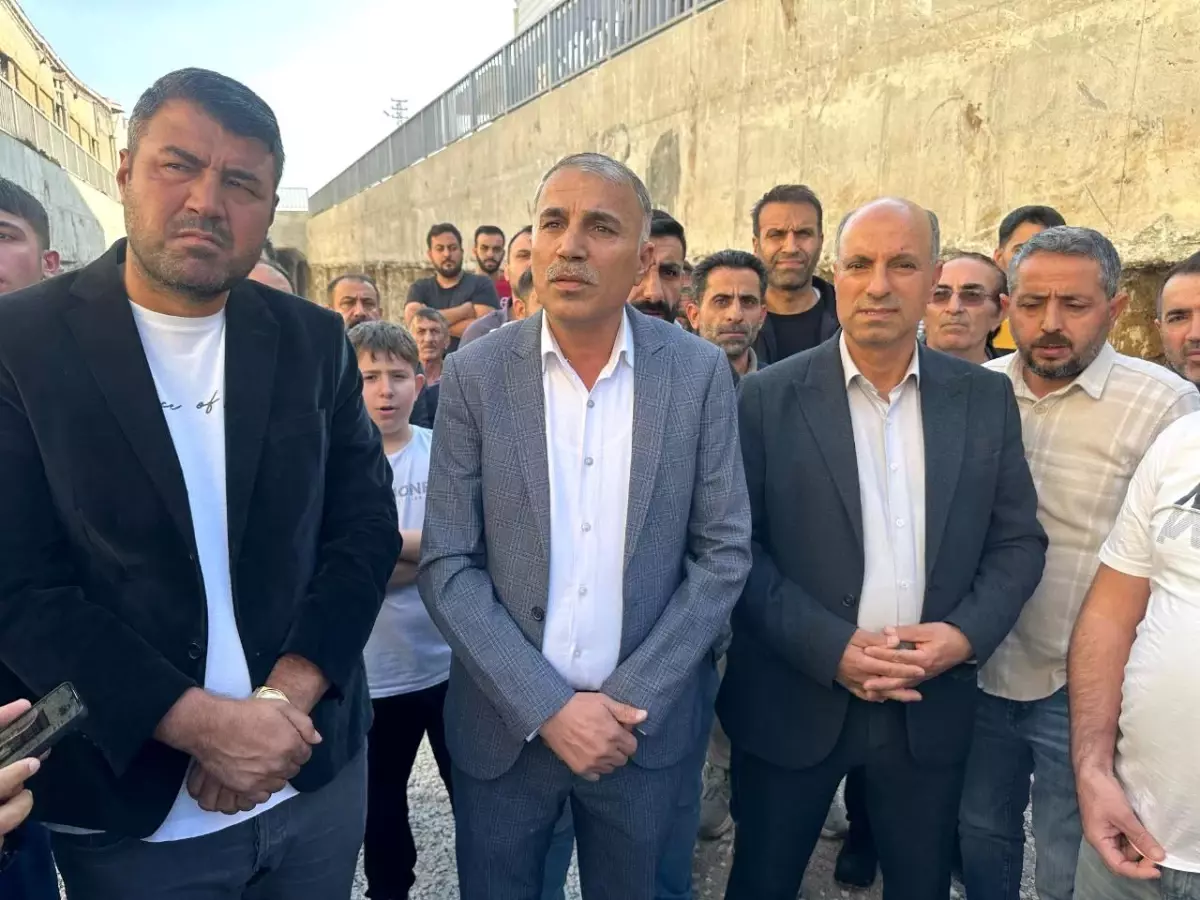 Küçükdikili Alt Geçit Projesindeki Geçikme Esnafı Çileden Çıkarıyor