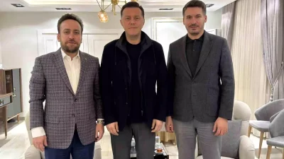 Nebi Hatipoğlu’ndan Yeni İlçe Başkanlarına Dayanışma Ziyareti ve Odunpazarı ile Tepebaşı’nda Devir Teslim Heyecanı