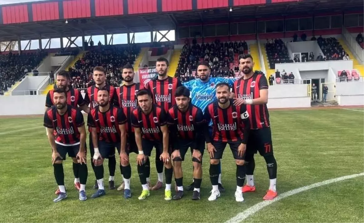 Tavşanlı Adası Stadında Nefes Kesen Futbol Mücadelesi