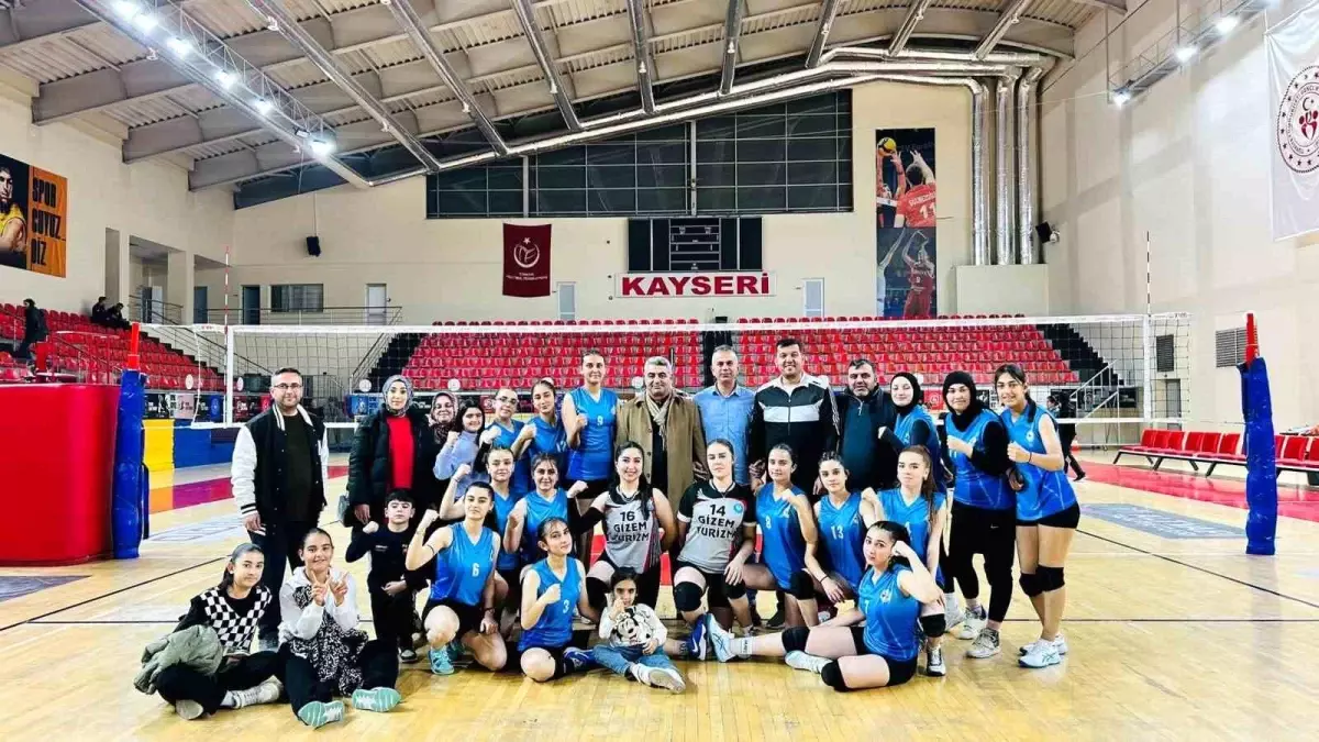 Tomarza Belediyespor Kız Voleybol Takımı, Büyük Bir Zafer Kazandı