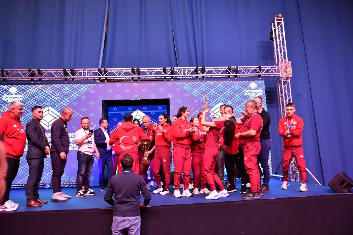 Türk Boks Takımlarının Avrupa Şampiyonası Zaferi ve Liderlik Konumu