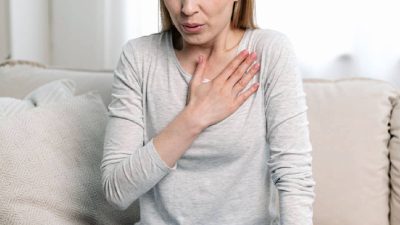 Acil Durum Belirtileri: Karın Ağrısı ve Nefes Darlığına Dikkat