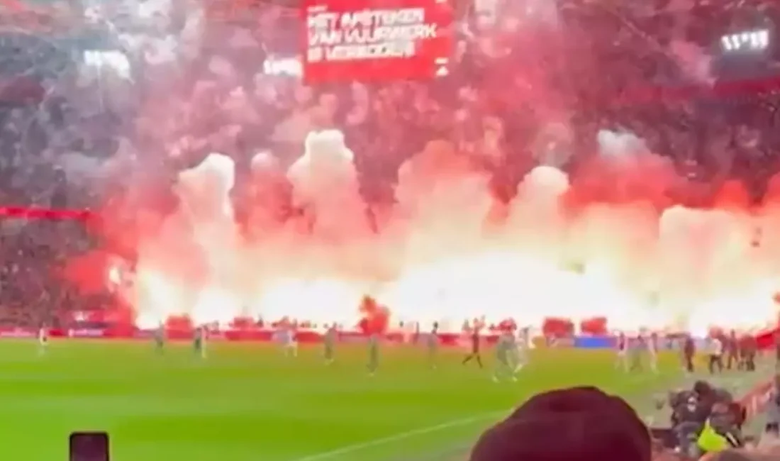 Ajax-Groningen maçında taraftarların unutulmaz