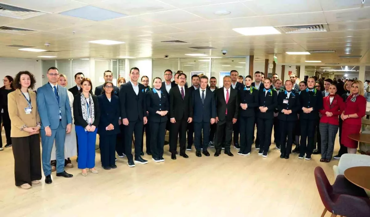 AJet ve Türk Hava Yolları Türkiye’nin Gururu Olarak Yükseliyor