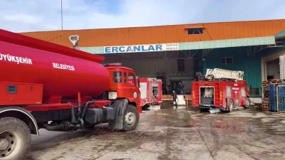 Antalya’da Soğuk Hava Deposu Yangını Korku Yarattı