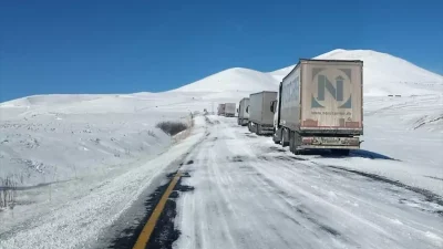 Ardahan'da kar ve tipi nedeniyle