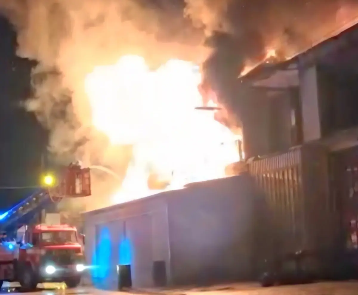 Arifiye’deki Sakarya Nalbur Dükkanında Yangın Paniği