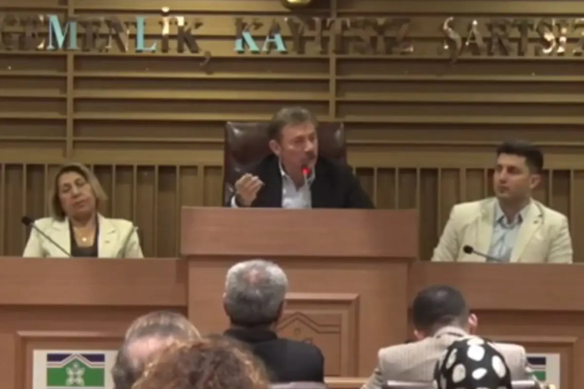 Bahçelievler Meclisi’nde Gerginlik: Sözler ve HakaretlerDüzenli Oturumda Çıkan Tartışmalar