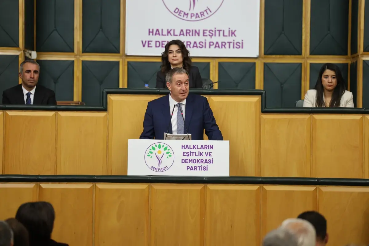 Bakırhan’dan Özel’e Sert Tepki: Çözüm ve Barış Sürecine Saygı Çağrısı