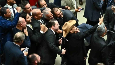 Brezilya Temsilciler Meclisi’nden Bolsonaro’nun Ceza İndirimine Onay