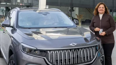 Burcu Köksal, Yerli Otomobil TOGG’u Teslim Aldı ve Güncel Siyasi Duruşunu Koruyor
