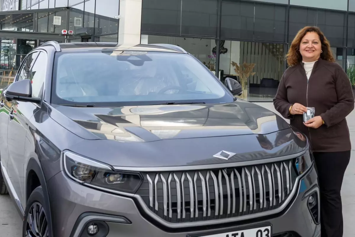 Burcu Köksal, Yerli Otomobil TOGG’u Teslim Aldı ve Güncel Siyasi Duruşunu Koruyor