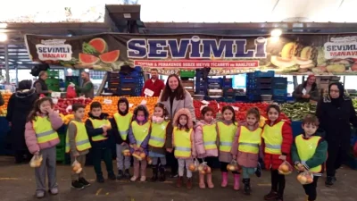 Çaycuma Öğrencileri Yerli Malına Dikkat Çekmek İçin Pazarda Bir Araya Geldi