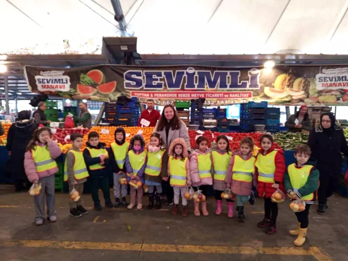 Çaycuma Öğrencileri Yerli Malına Dikkat Çekmek İçin Pazarda Bir Araya Geldi