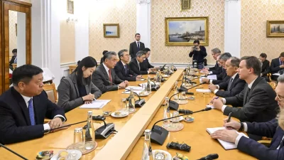 Çin ve Rusya Dışişleri Bakanları Moskova’da Stratejik Görüşmelerde Buluştu