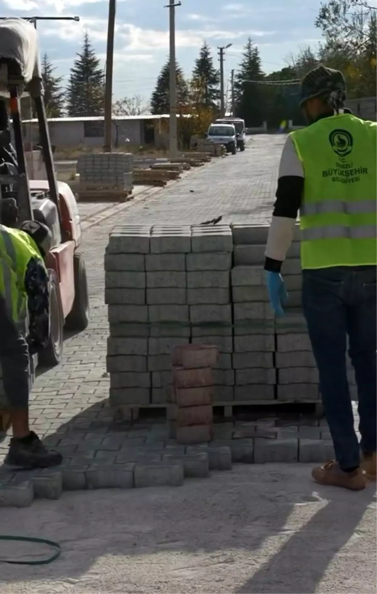 Çivril Kızılcasöğüt Mahallesi’ne Yeni Üstyapı Çalışmaları Başladı