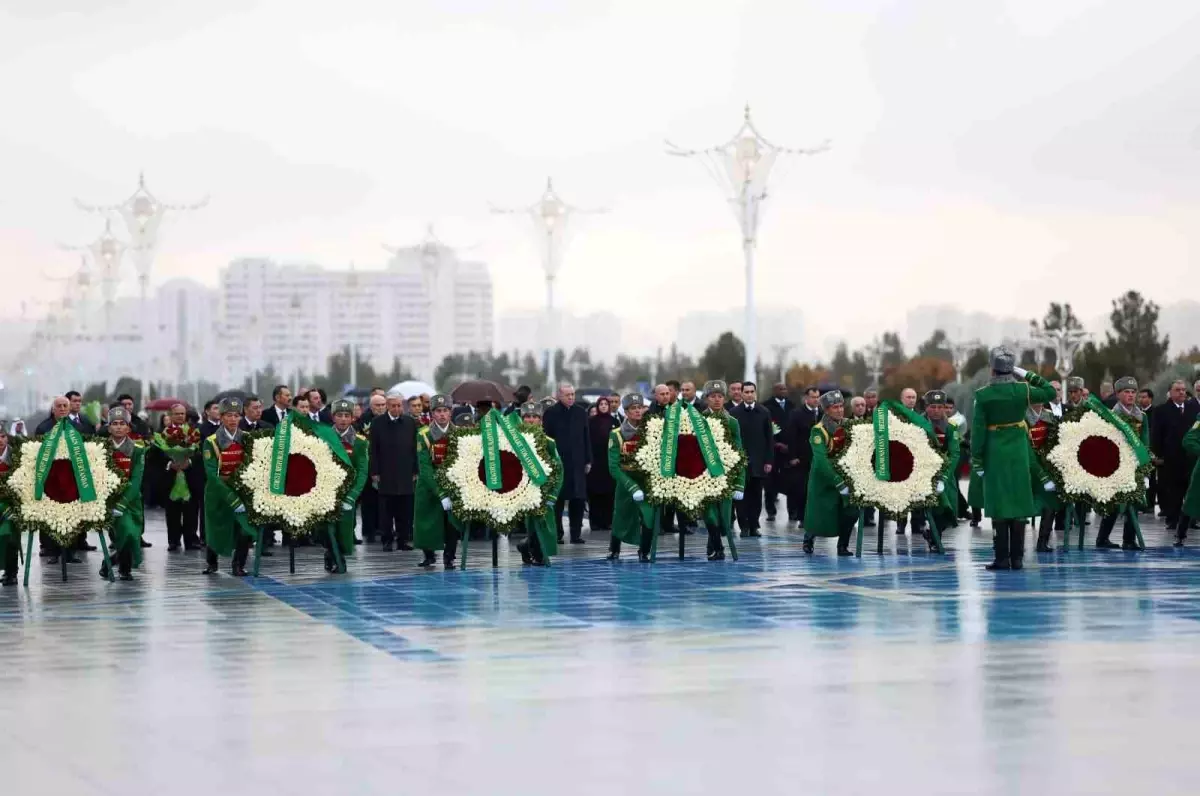 Cumhurbaşkanı Erdoğan’ın Türkmenistan Ziyareti ve Tarafsızlık Anıtı Töreni
