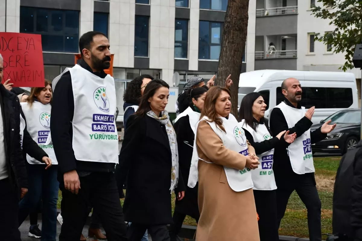 DEM Parti: Asgari Ücret ve Barış İçin Güncel Taleplerimiz