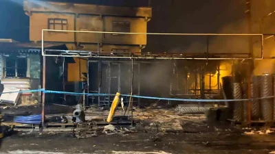 Dicle’de Hırdavat Dükkanında Büyük Yangın Felaketi