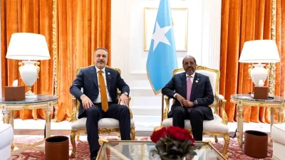 Dışişleri Bakanı Fidan, Katar’da Somali Cumhurbaşkanıyla Görüştü ve Doha Forumu’nda Temaslar Yaptı