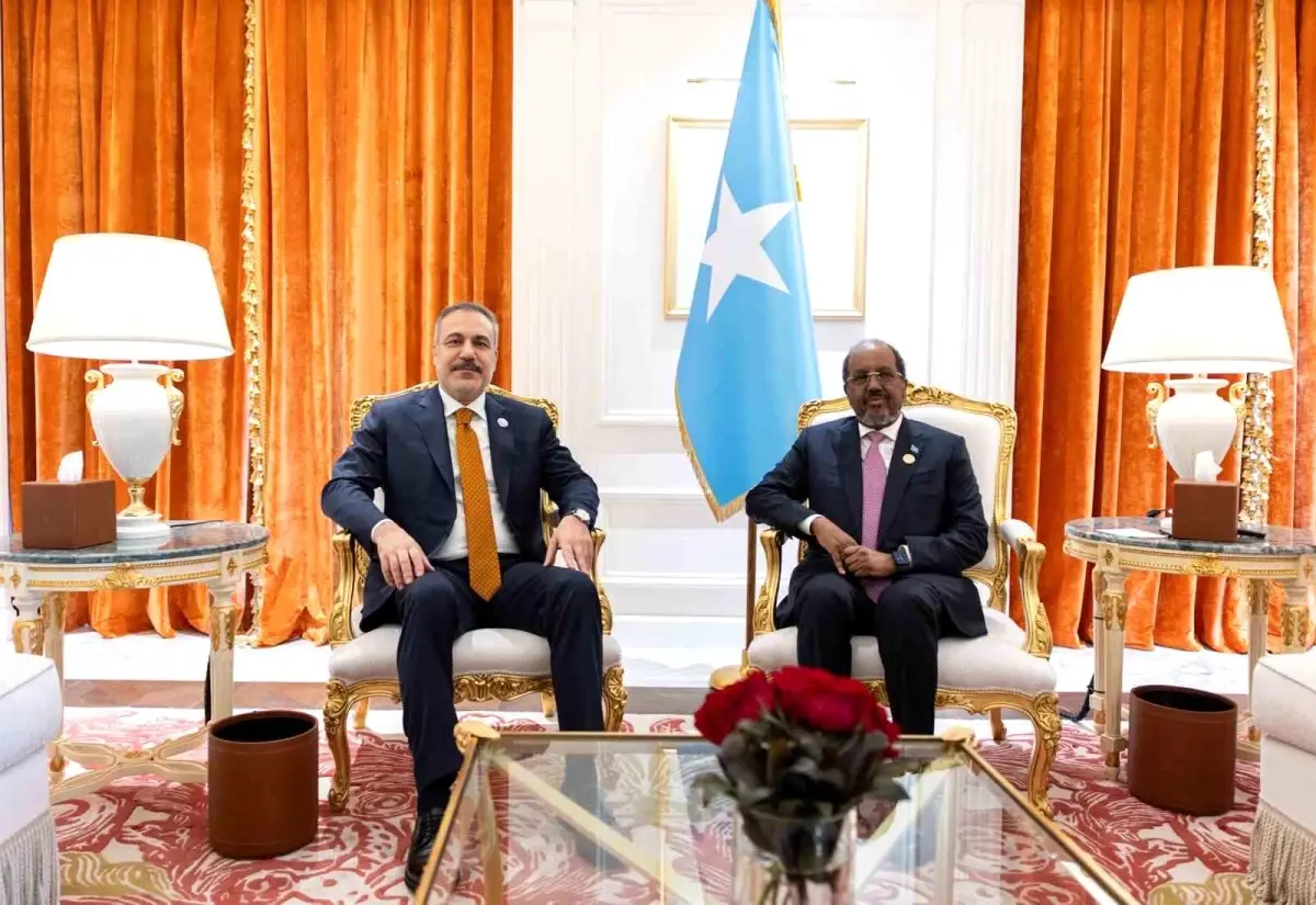 Dışişleri Bakanı Fidan, Katar’da Somali Cumhurbaşkanıyla Görüştü ve Doha Forumu’nda Temaslar Yaptı