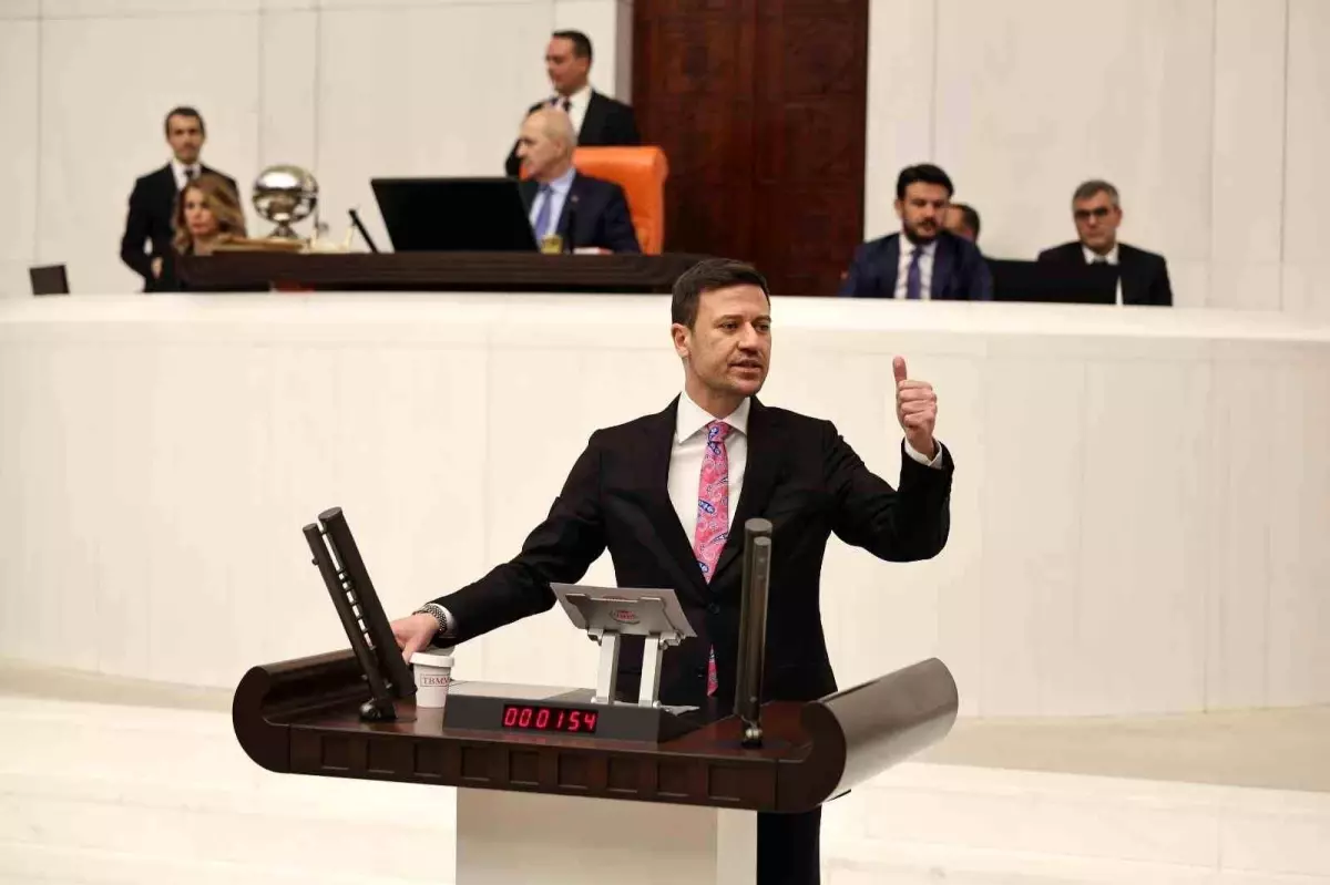 Erdal Beşikçioğlu’nun Belediye Yönetimi Üzerine Eleştiriler ve AK Partili Vekilinden Açıklamalar