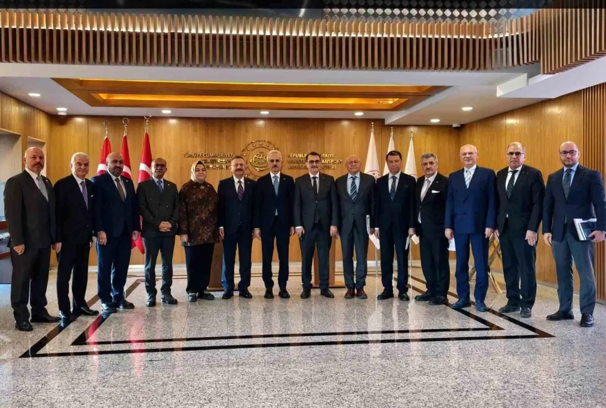 Eskişehir Heyeti Bakan Uraloğlu’nu Ziyaret Etti ve Ulaştırma Konularını Görüştü