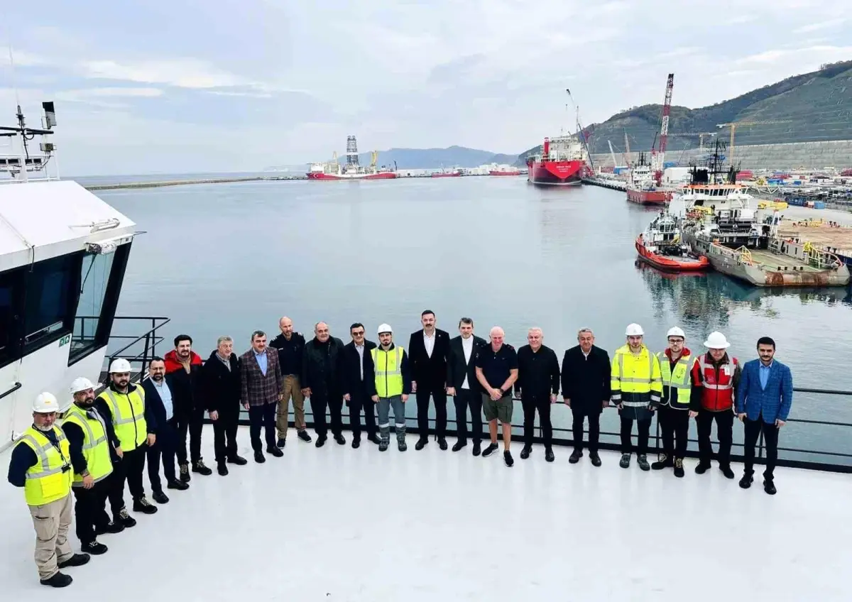 Filyos Limanı’nda Karadeniz Gazı İçin Stratejik Gelişme: Seven Vega Gemisi Uygulamalara Başladı