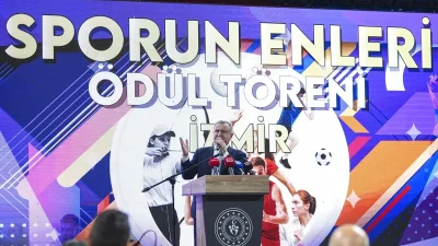 Gençlik ve Spor Bakanı Bak, Sporun Gücünü Vurguladı ve İzmir’de Yeni Projeleri Anlattı