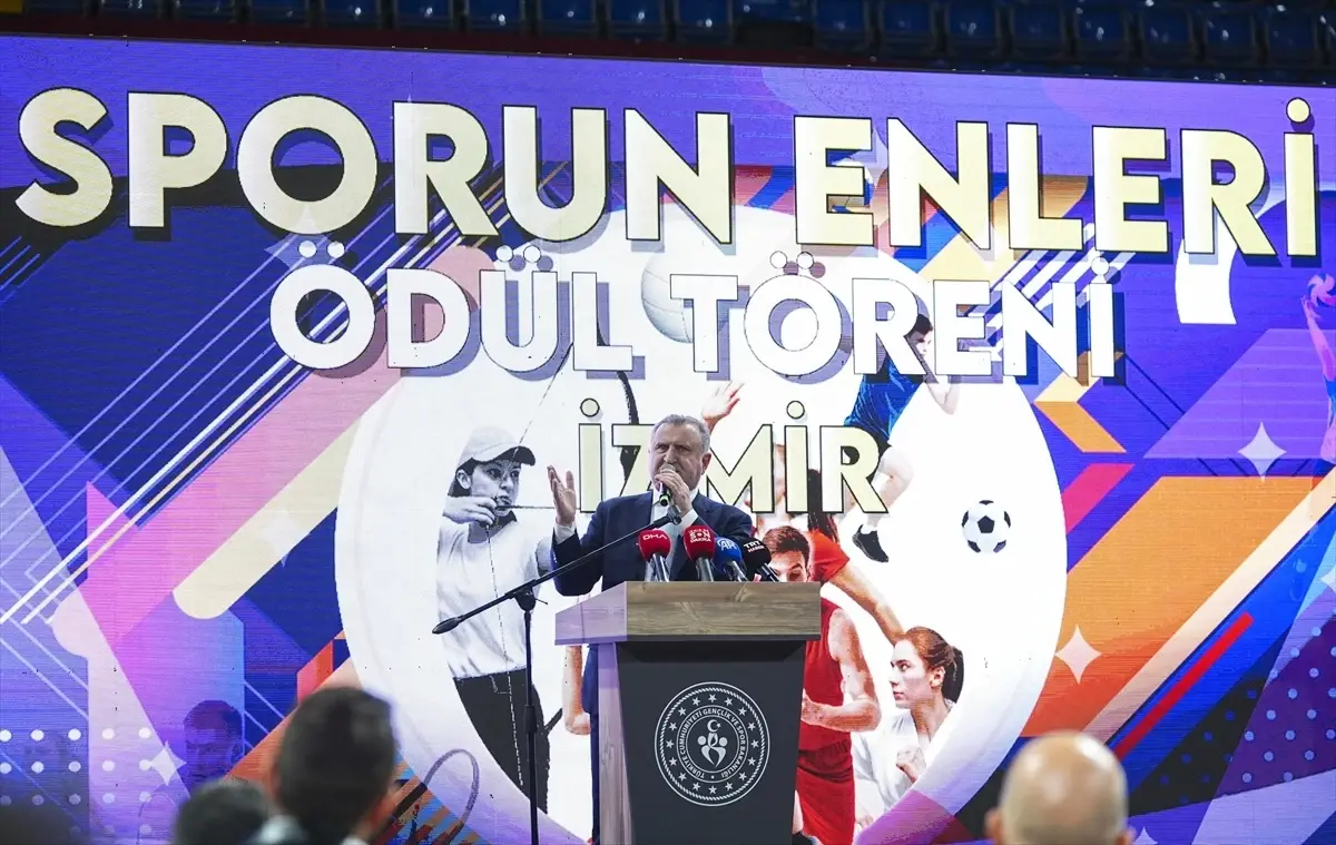 Gençlik ve Spor Bakanı Bak, Sporun Gücünü Vurguladı ve İzmir’de Yeni Projeleri Anlattı