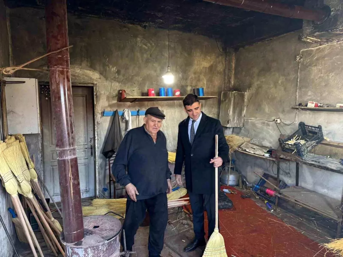 Hacıköy’de El Emeğiyle Yaşayan Süpürge Ustası Mustafa Şahin ve Geleneksel Mesleğin Yaşatılması