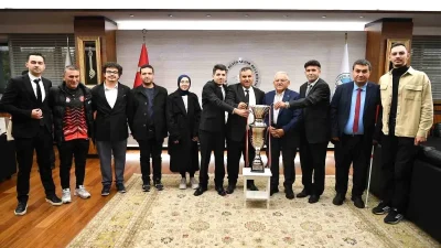 Kayseri Büyükşehir Belediye Başkanı’ndan Görme Engelliler Takımına Övgü ve Destek