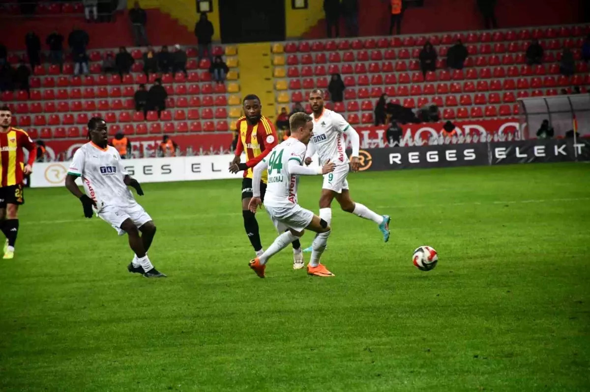 Kayserispor ve Corendon Alanyaspor’un Çekişmeli 0-0 Beraberliği