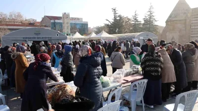 Kırşehir’de Gazze Yaralarına Destek İçin Düzenlenen Hayır Çarşısı