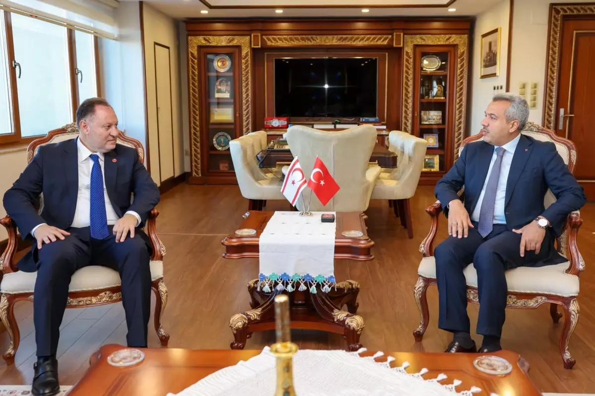 Kuzey Kıbrıs ve Türkiye Birlik ve Güç Bağlarını Gösteriyor