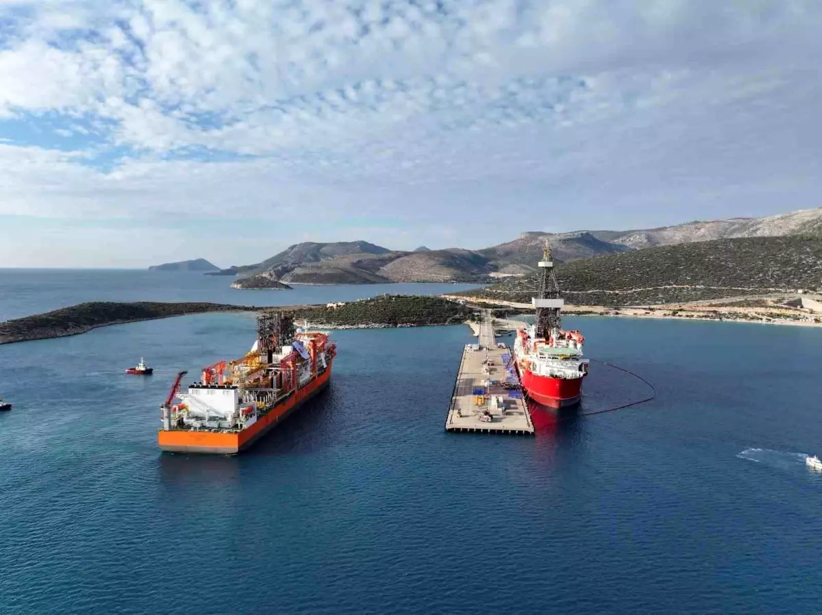Mersin Taşucu Limanı’nda Yeni Sondaj Gemisi Heyecanı