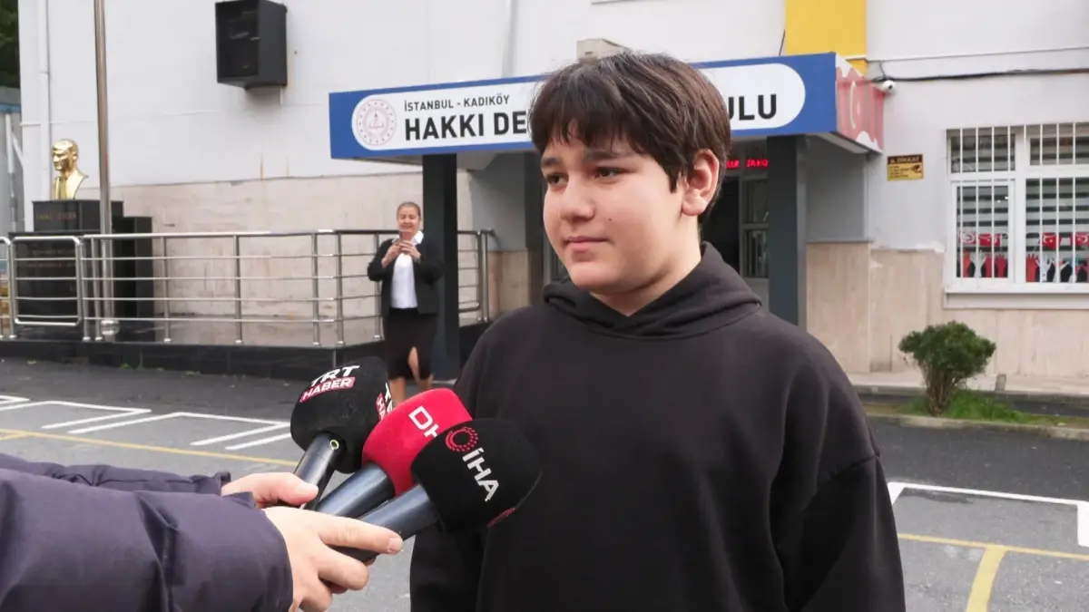 Milli Eğitim Bakanı Yusuf Tekin, Öğrencilerle Birlikte Okul Ziyaretinde Bakanlık Çalışmalarını Anlattı