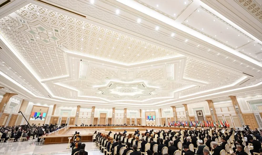 Mirziyoyev, Türkmenistan'ın barışçıl politikalarını