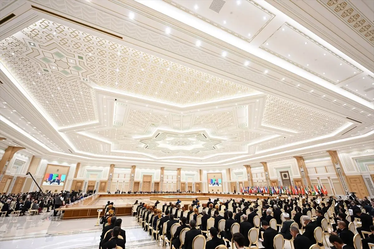 Mirziyoyev’ten Türkmenistan’ın Barışçıl Politikasına Övgü ve Orta Asya’da İstikrar Vurgusu