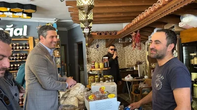 Muzaffer Aravi ve Ekibi, Marmaris Esnafıyla Güç Birliği İçinde