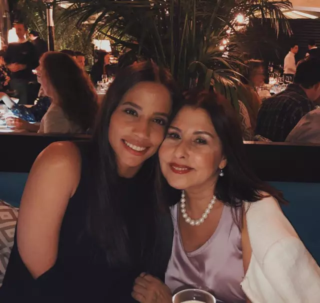 AYŞE NAZLI YUMLU HAKKINDA BİLGİ