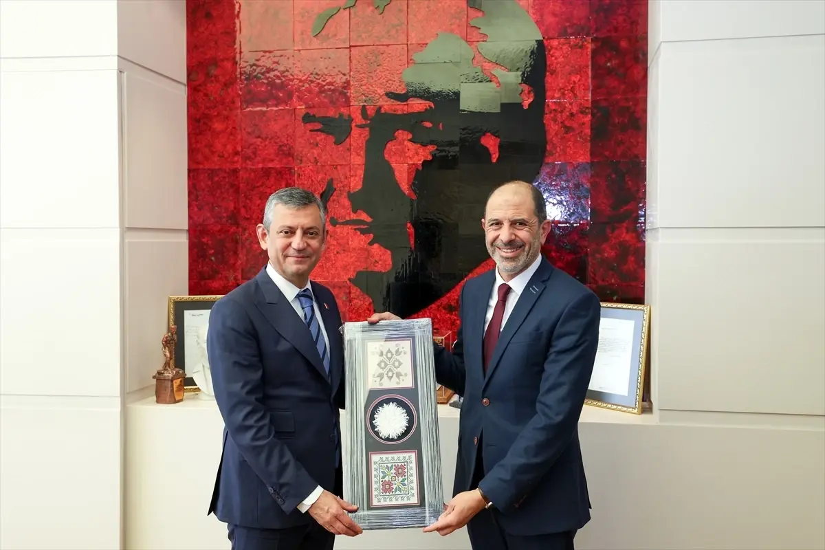 Özgür Özel ve Kudret Özersay Siyasi Görüşmeleri Güçlendirdi