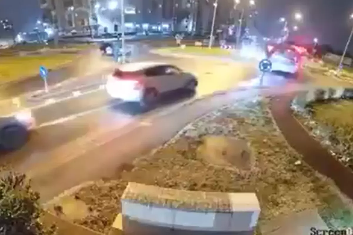 Romanya’da Trafik Kazası Şok Edici Anlar Kaydedildi