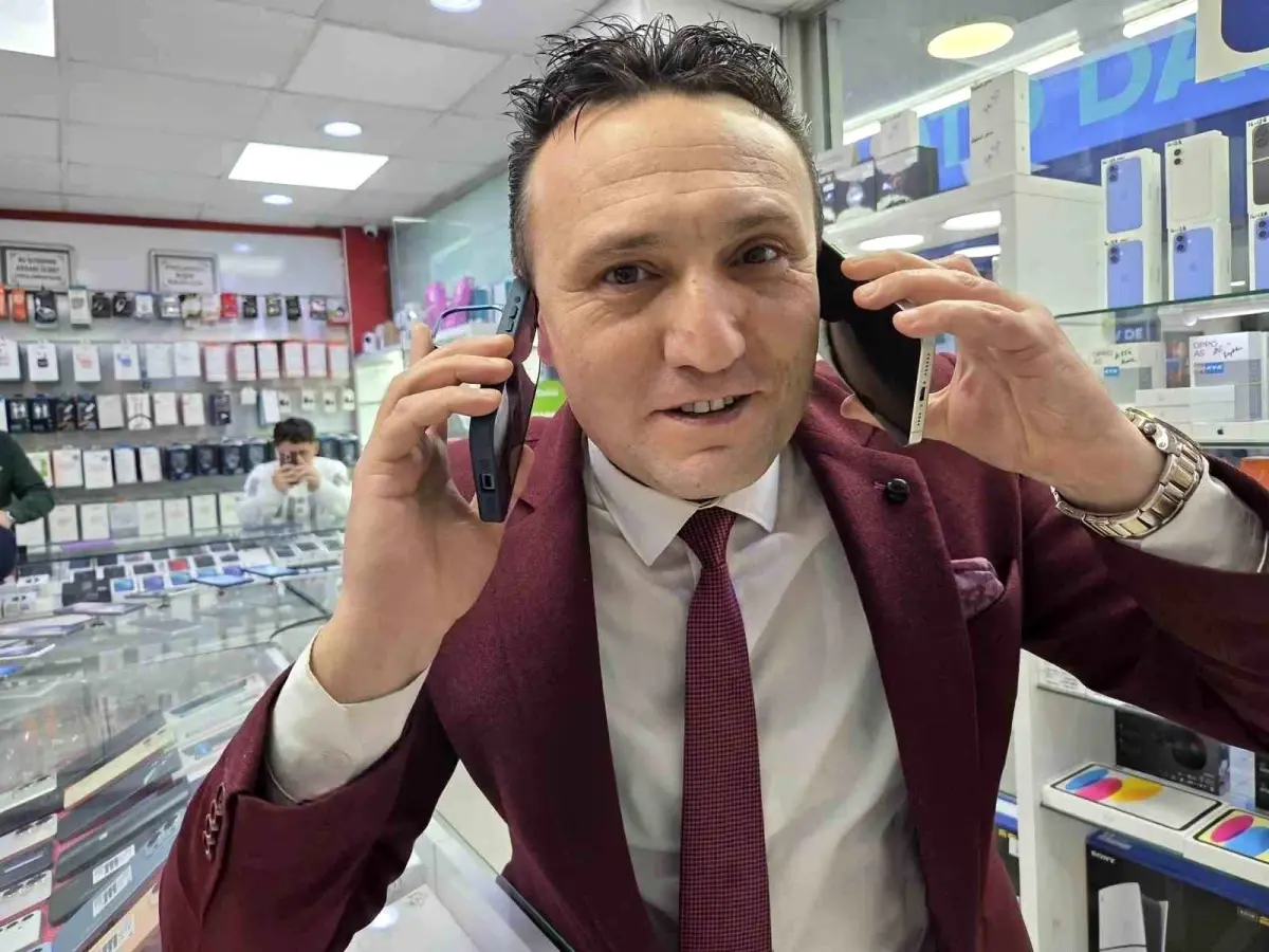 Samsun’da Telefon Satışındaki Samimi Anlar Sosyal Medyayı Salladı