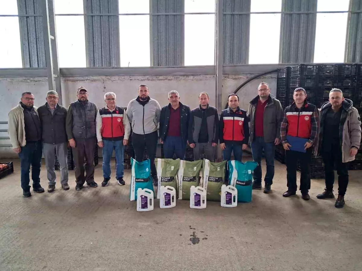 Simav’da Seracılığa Destek: 2,5 Ton Gübre Dağıtımı Sürdürülebilir Tarımı Teşvik Ediyor