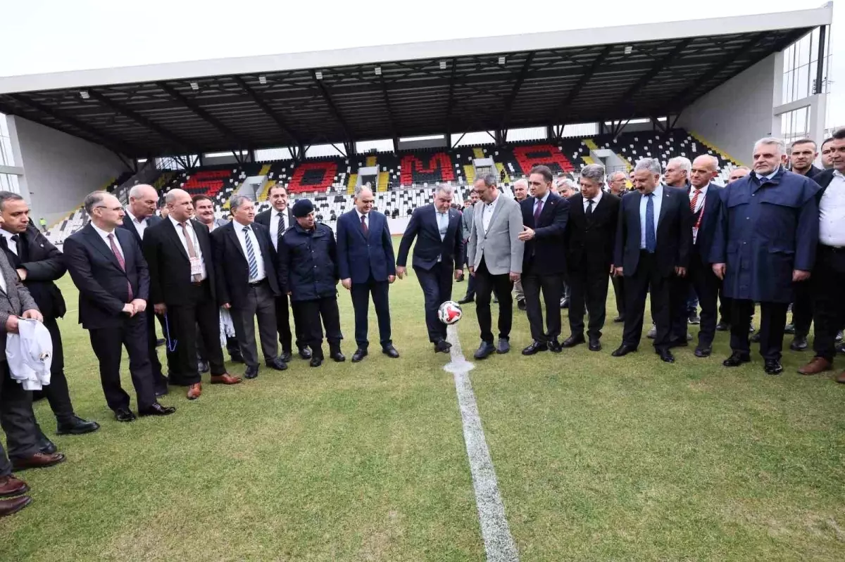 Soma’da Yeni Nesil Futbol Arenası Hizmete Açıldı: Hedef 2026 Dünya Kupası