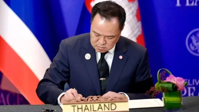 Tayland’da Erken Seçim Kararı ve Siyasi Çalkantılar