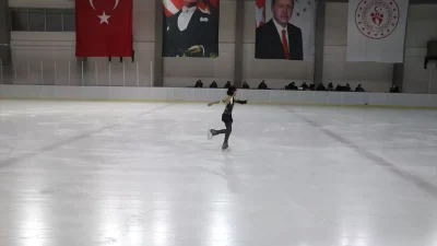 Tekirdağ’da Buz Pateni Yarışmaları İkinci Gün Çekişmeli Anlara Sahne Oldu